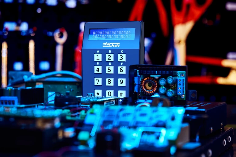 accesos dinámicos seguros, apertura remota para cajeros o puertas de seguridad,accesos transfer con accesos randomicos, aplicacion para accesos dinámicos o aleatorios, accesos remotos de seguridad